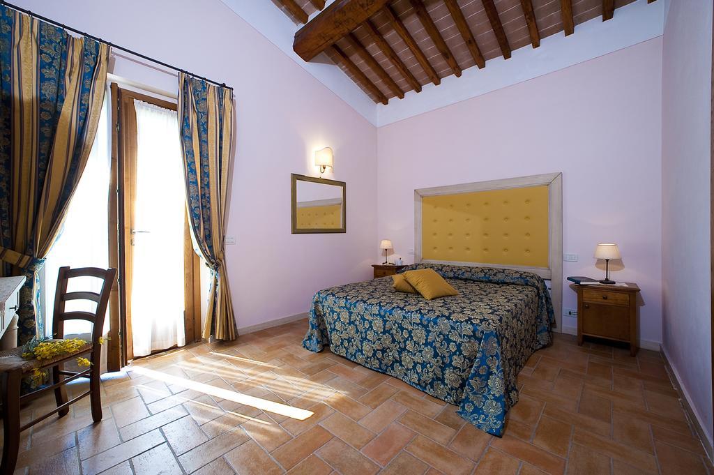 Antica Fonte Resort Casole dʼElsa Стая снимка