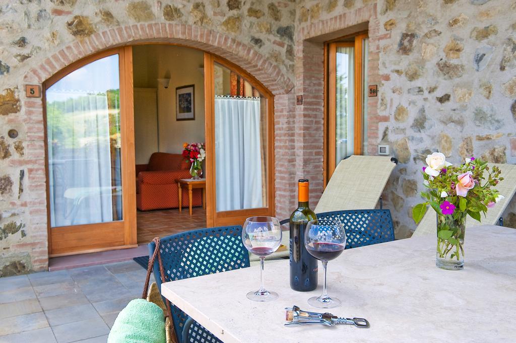 Antica Fonte Resort Casole dʼElsa Стая снимка